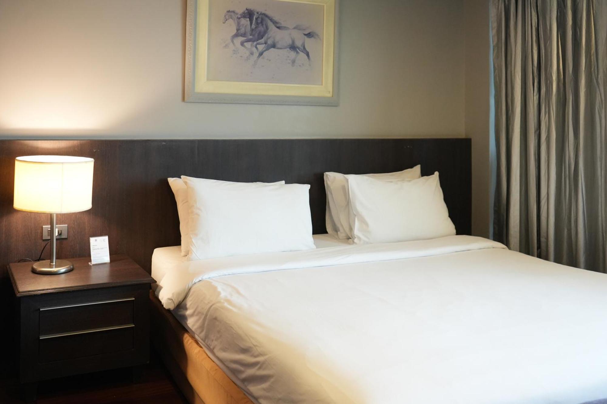 Royal Suite Hotel Bangkok Exterior foto