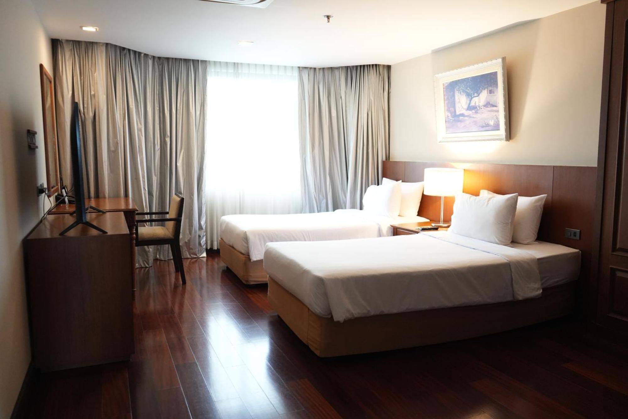 Royal Suite Hotel Bangkok Exterior foto