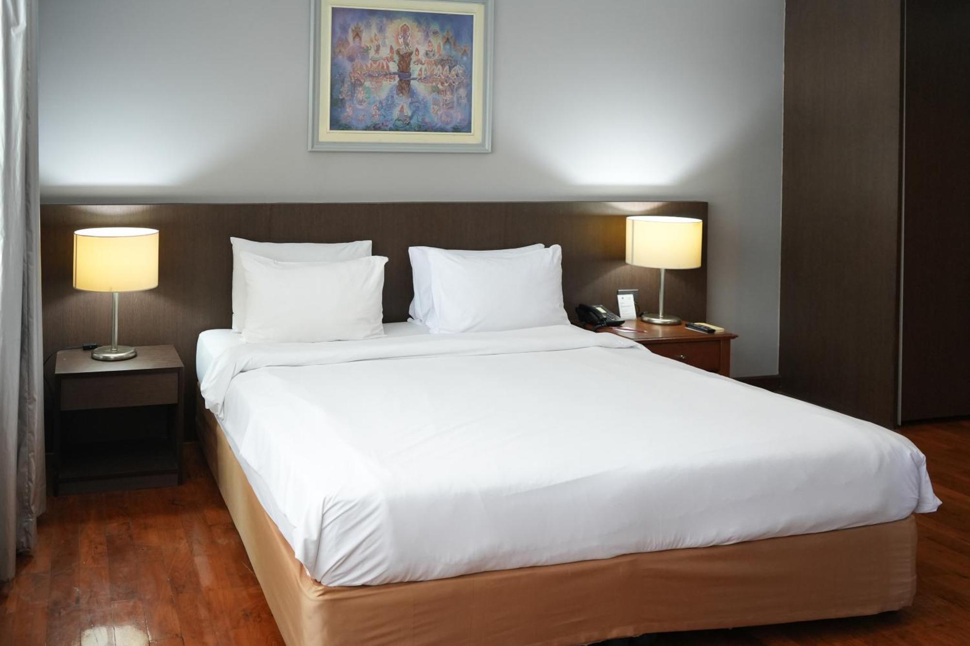 Royal Suite Hotel Bangkok Exterior foto
