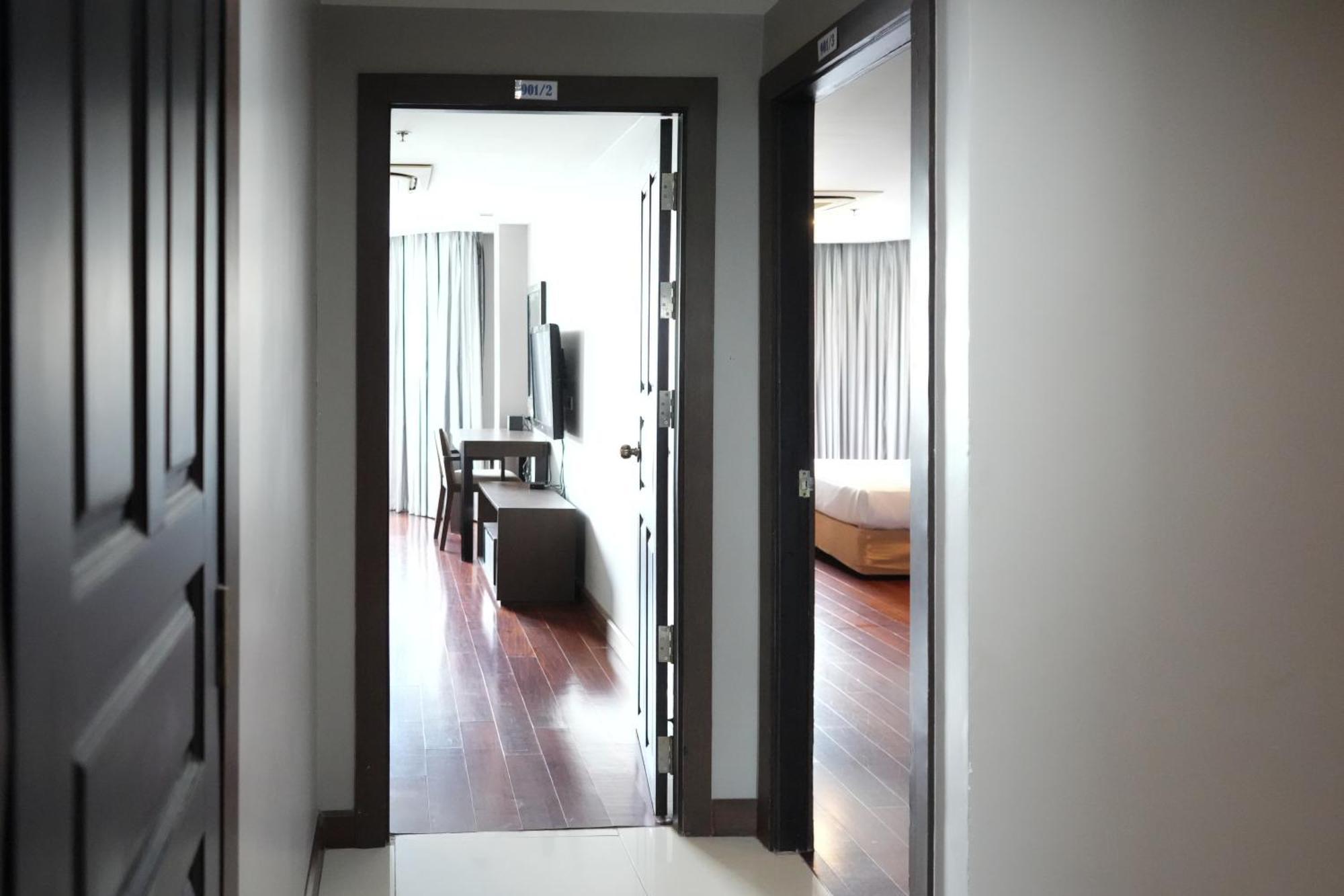 Royal Suite Hotel Bangkok Exterior foto