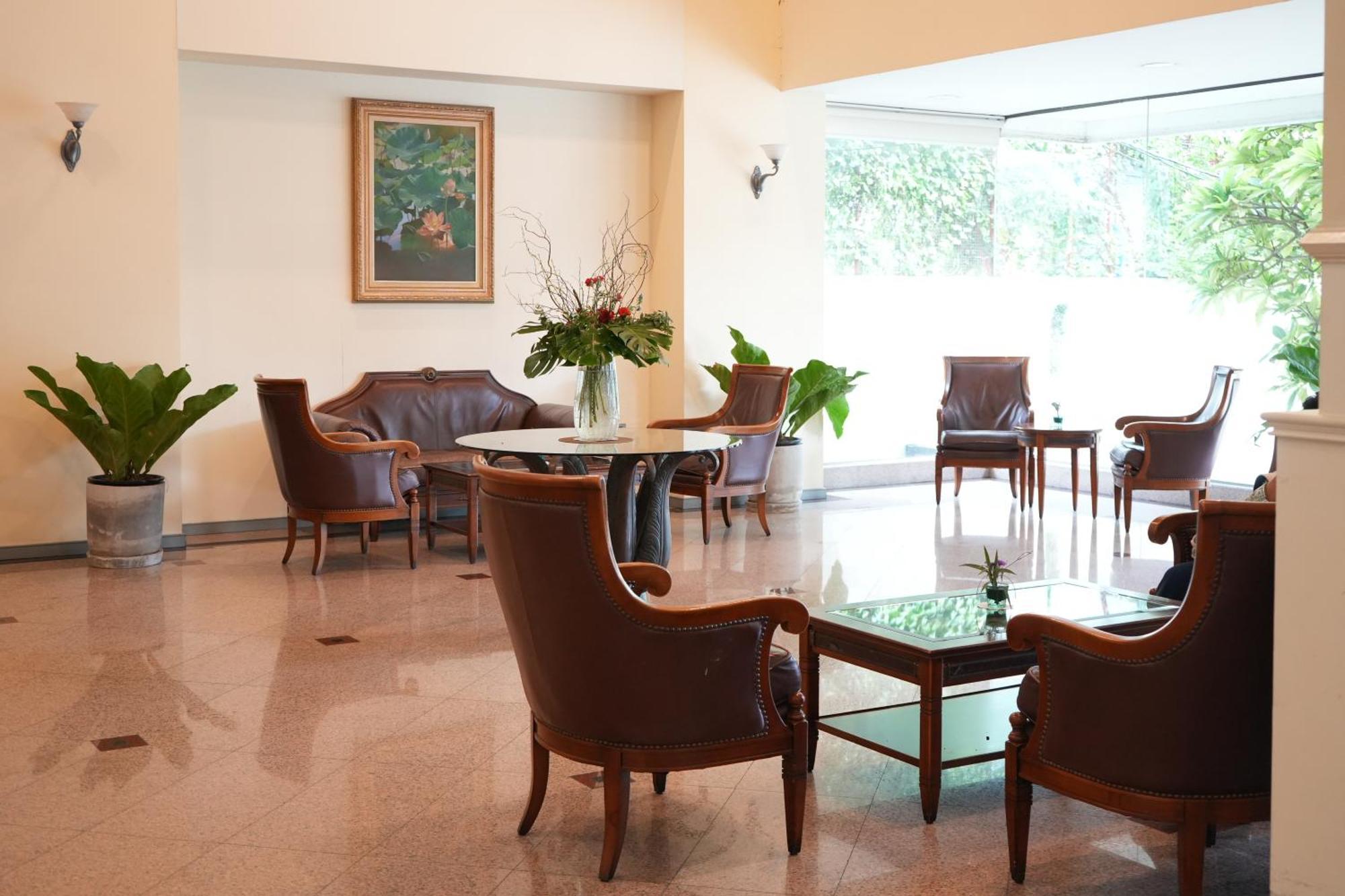 Royal Suite Hotel Bangkok Exterior foto
